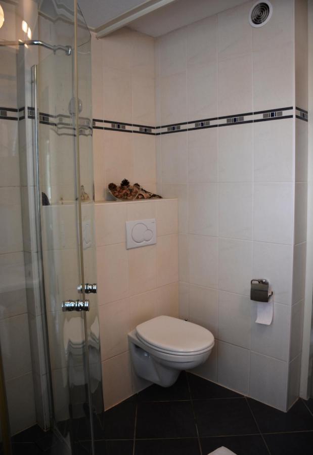 Mango House Homestay Zuidwolde  エクステリア 写真