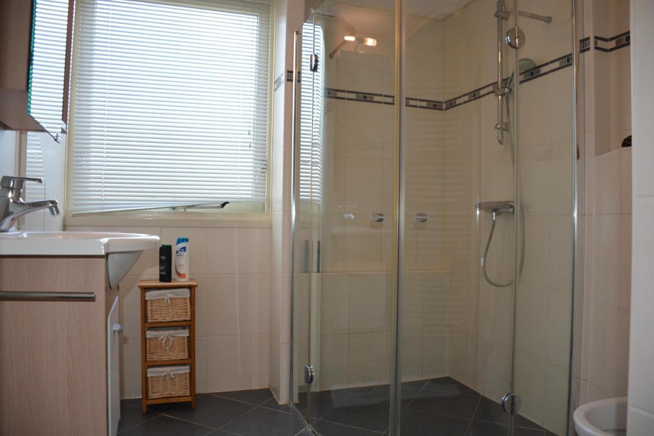 Mango House Homestay Zuidwolde  エクステリア 写真